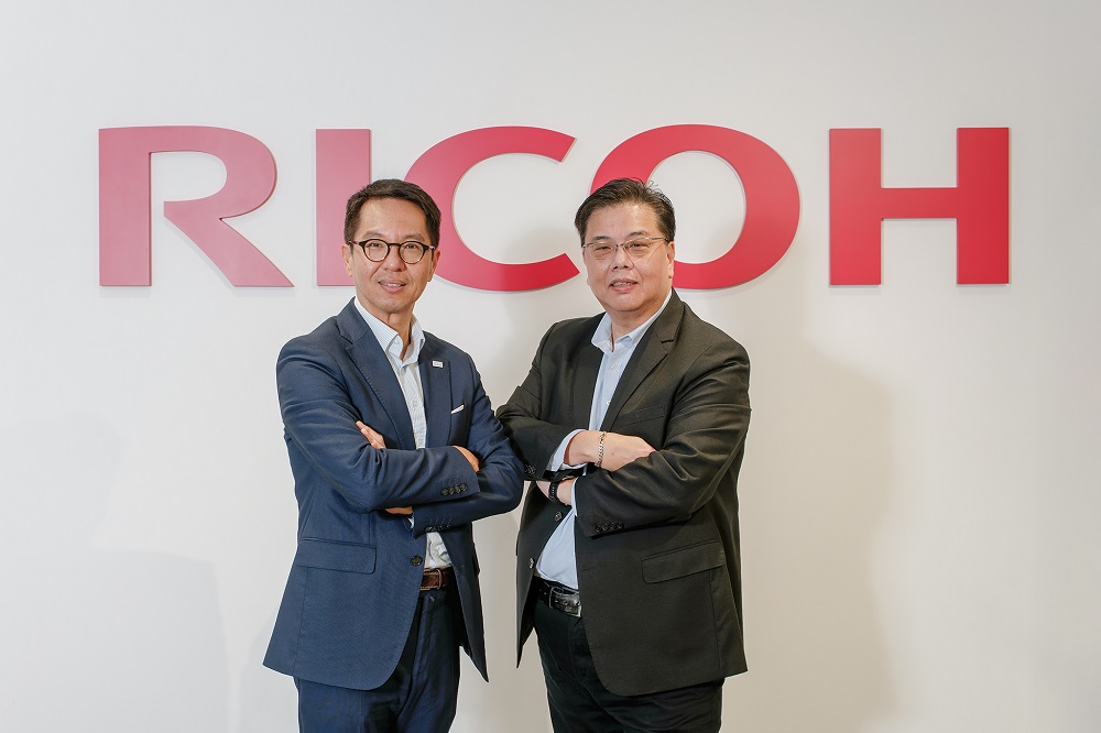 Ricky Chong, Senior Director, Ricoh Hong Kong (left) and Andrew Wong, Head of Partner Organization, Cisco Hong Kong (right), believe the Ricoh-Cisco partnership will deliver the world-class smart office solutions and services to organizations in Hong Kong. 