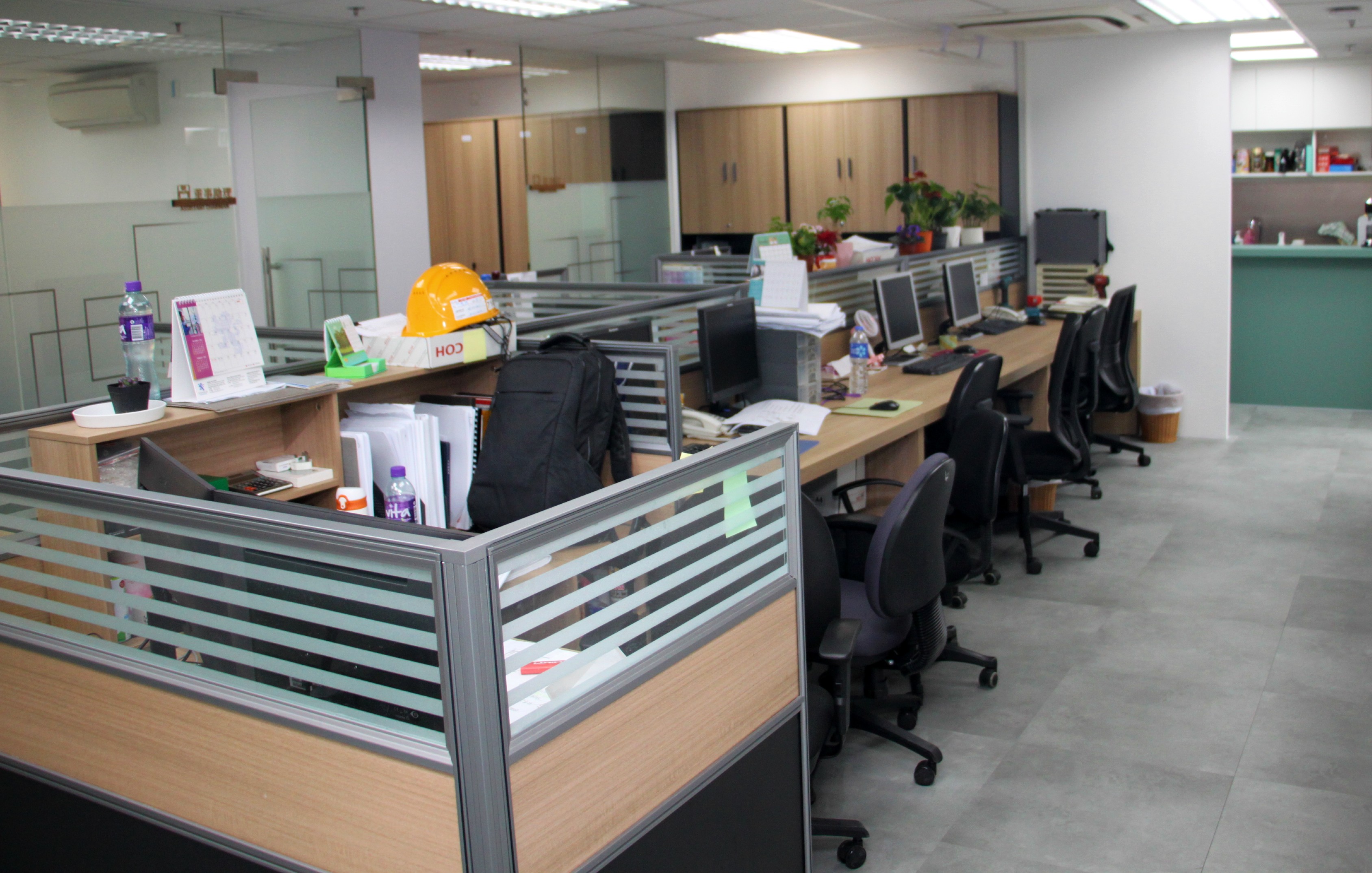 Most employees at Kwong Yin Wing Koo have to work outside the office often. With work data stored in the cloud, they don’t have to frequently commute to the office and therefore can be more productive. 