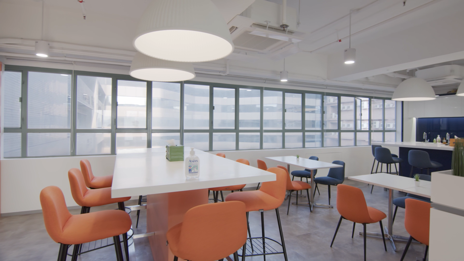  Ryan said he personally appreciated the concept of smart office, “It’s not only focused on technology implementation and modernized decoration, but also responds to employees' requirements for the working environment, which will have a positive impact on enhancing the sense of belonging and productivity.”